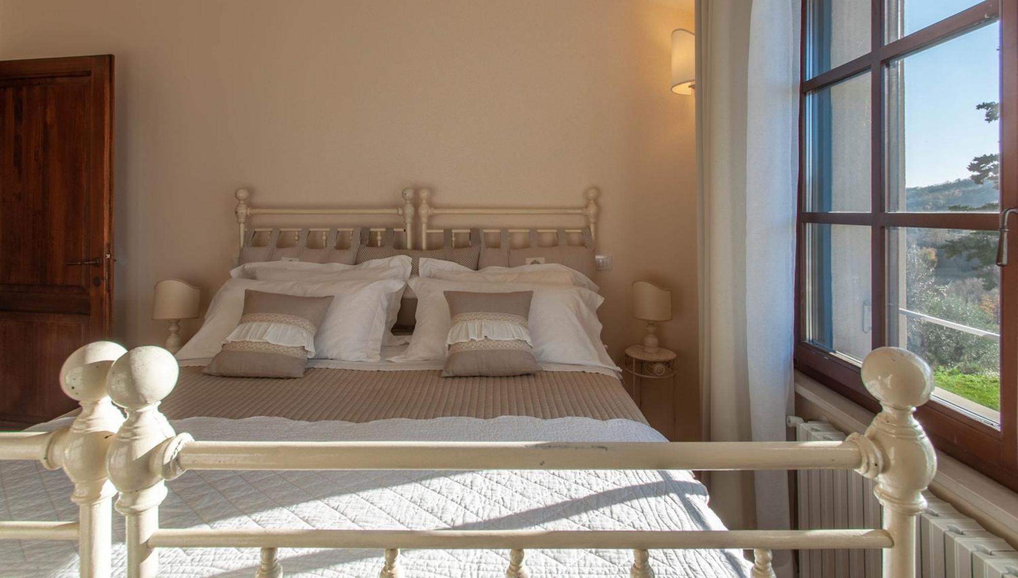 Antica Residenza Montereano Villa Gubbio Room photo