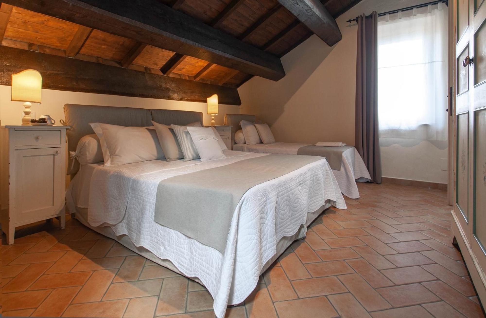 Antica Residenza Montereano Villa Gubbio Room photo